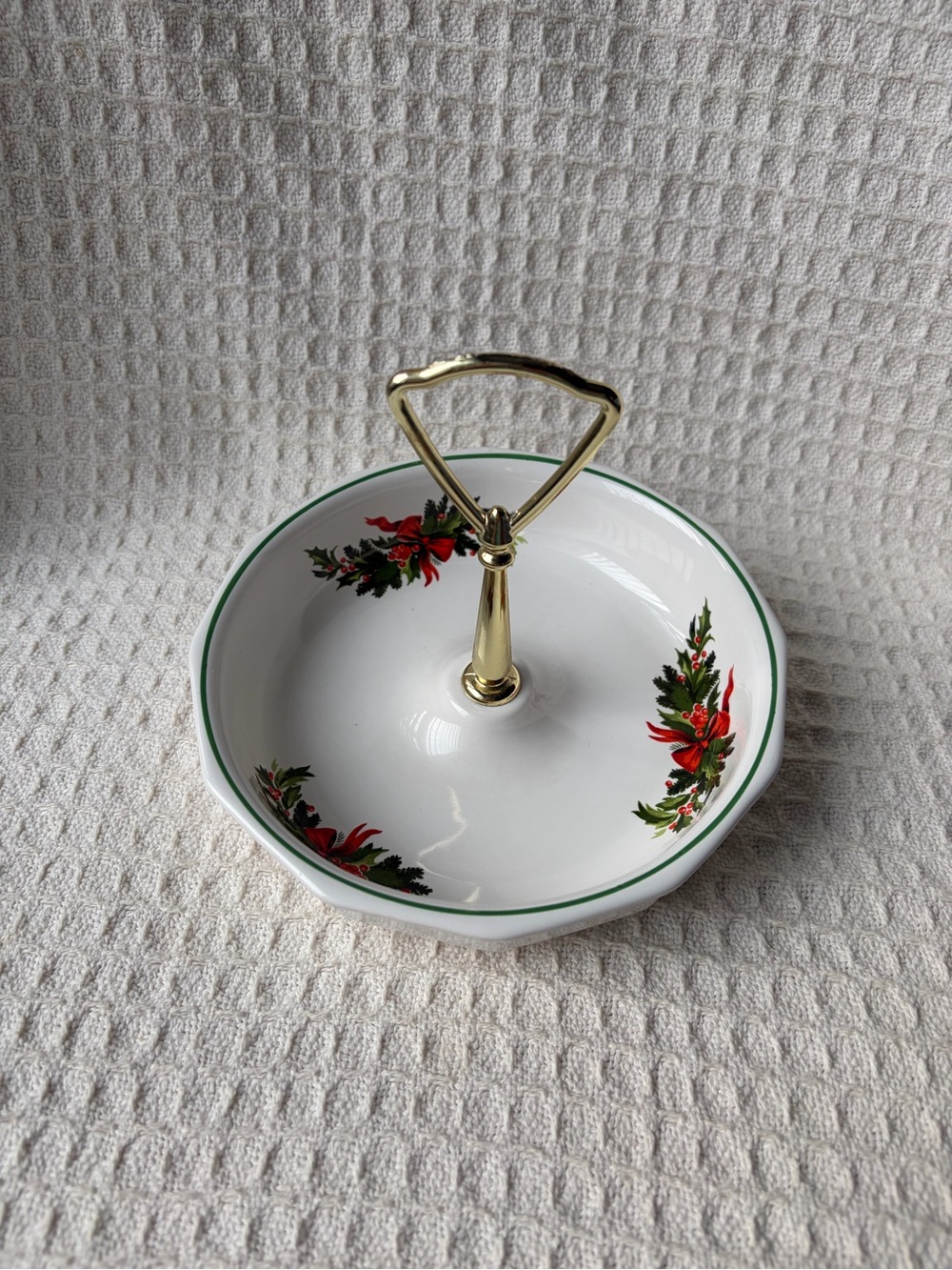 Vintage  Pfaltzgraff Christmas Heritage Candy/Nut Dish With Goldtone Handle